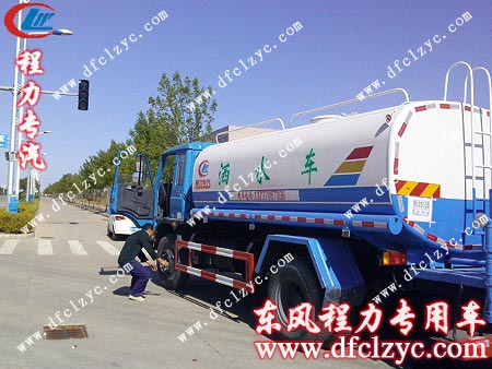 東風(fēng)145灑水車(chē)進(jìn)入驗(yàn)車(chē)環(huán)節(jié)