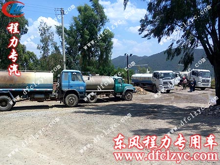 用戶購買的湖北程力公司灑水車 用戶購買的湖北程力公司灑水車