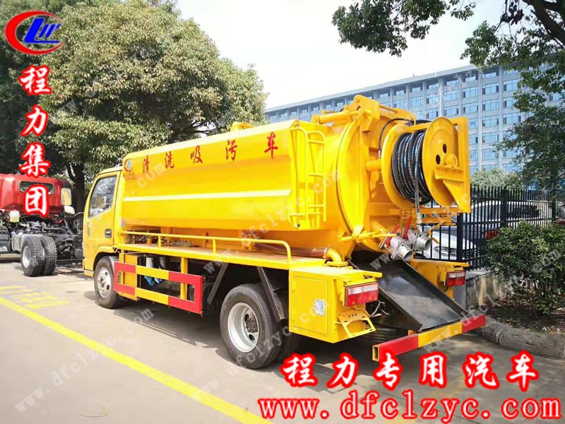 程力集團(tuán)東風(fēng)小多利卡清洗吸污車