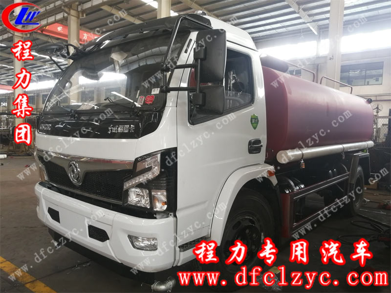 湖北程力歷經打磨的灑水車水罐
