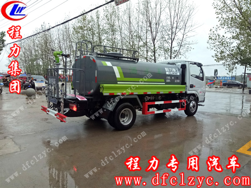 向總訂購的程力重工東風(fēng)小多利卡5方灑水車出廠圖 向總訂購的程力重工東風(fēng)小多利卡5方灑水車出廠圖